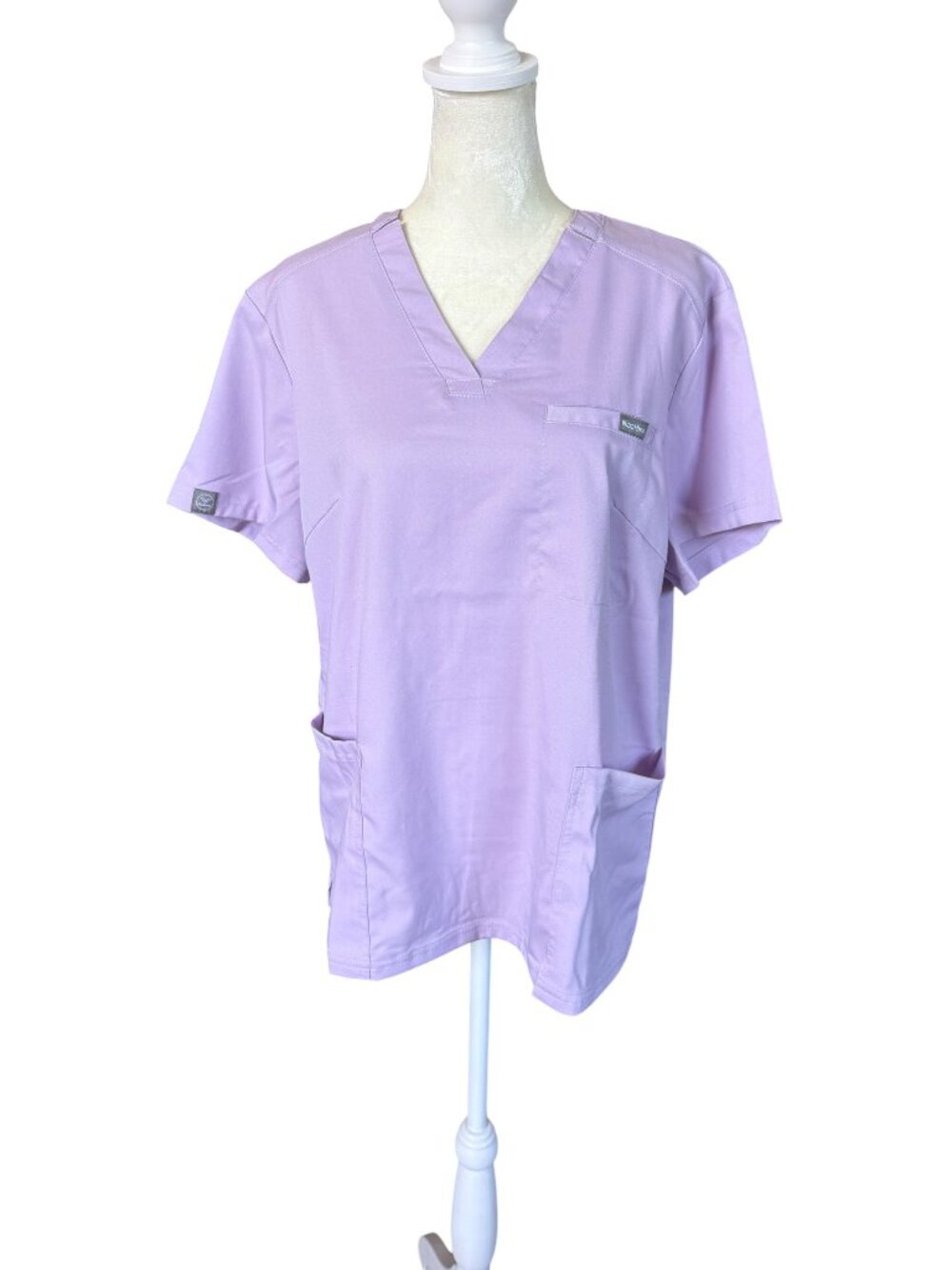 NiaaHinn women's lavender short sleeve v-neck pullover scrub top size medium